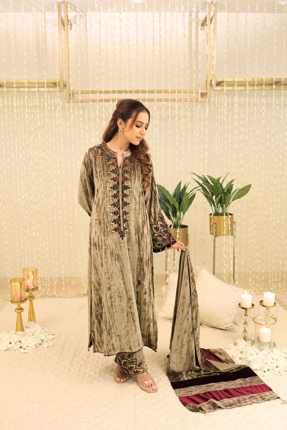 PREMIUM VELVET CAMEL DUPATTA SET