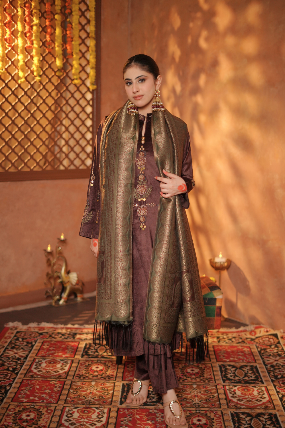 BROWN VELVET DUPATTA SET